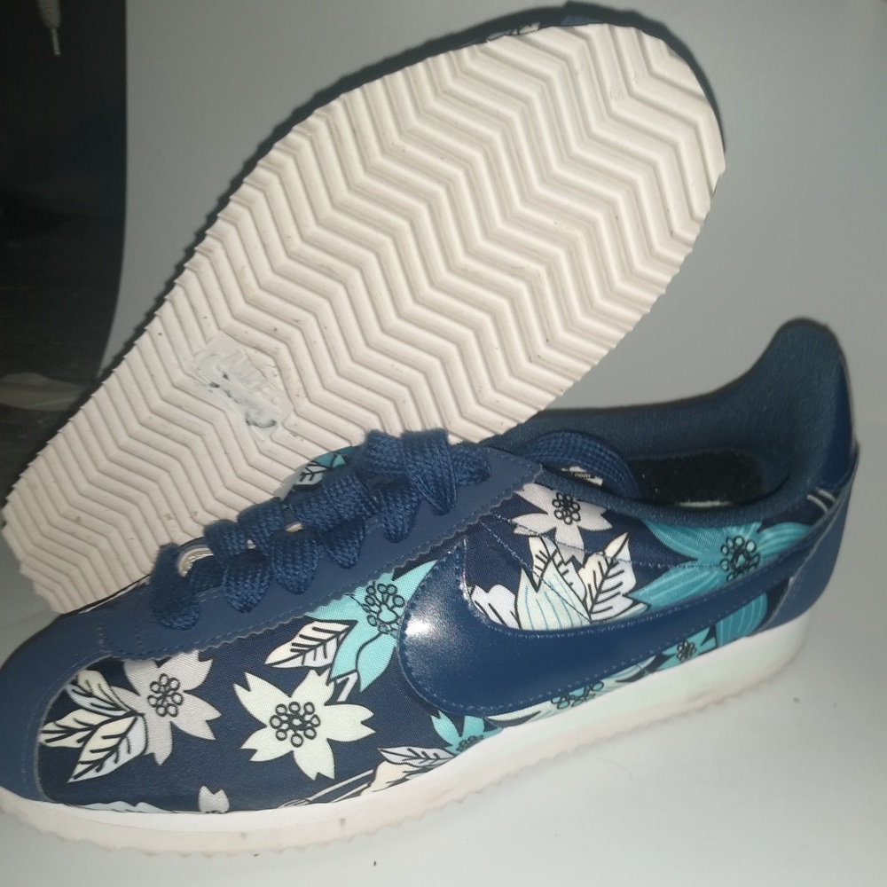 Nike Cortez Hawaiian print sz 7w